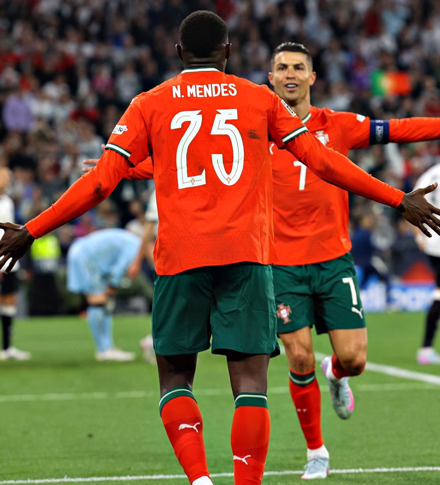 包含里程碑夜葡萄牙体育调整名单，德国杯清晨刷纪录，震撼外界，资深球员宣示担当的词条