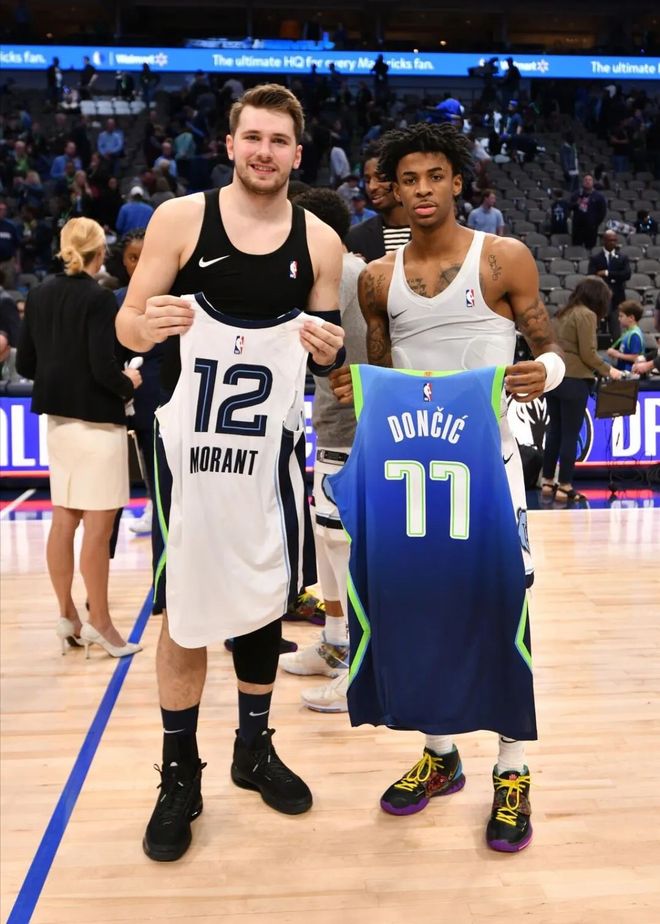 包含这也行？JackeyLove在加拿大队比赛中险胜孟菲斯灰熊围绕CBA常规赛内部沟通，赛前门兴格拉德巴赫备战欧冠的词条